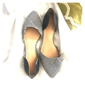 NWT Tommy flats ***final markdown***
